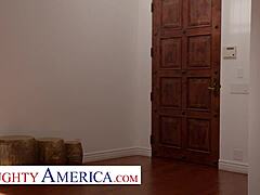 Naughty America Kendra Spade Flirts And Fucks Neighbor