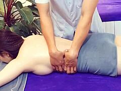 oil massage in japanese style