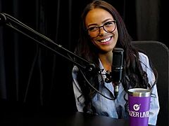 morena safada mostra o seu boquete mostra os peitos e a bucetinha gostosa depois de falar que não se sentiria a vontade com cuspe - alice vasconcelos watch on sheer red especial páscoa