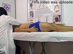 कर्वी लैटिना नर्स पेशेंट के मोन्स्टर लंड को उठता हुआ देखती है। वह उसके फैट शाफ्ट को मस्तरबेट नहीं कर सकती टाइट चुत पाउंडिंग सेशन में।