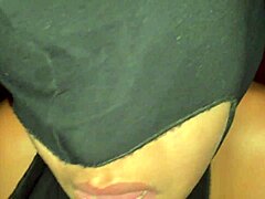 कितना मजेदार एक स्वादिष्ट लैटिन लंड को हिलाना सेक्सी आउटफिट में