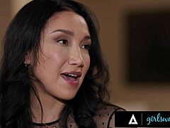 PAWG ब्राइड्समेड Kayley Gunner वेडिंग डे पर अपनी बेस्ट फ्रेंड को चाहती है!