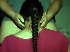 दो रूरल लड़कियां इंटिमेट मोमेंट्स के लिए एबैंडंड प्लेस में छिपती हैं