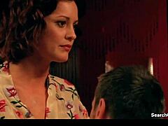 Renai Caruso ki topless milf scene satisfaction s03e05 mein itni teasingly hot kyun lagti hai?