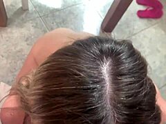 ela sentou no pelinho e pediu leite no cu