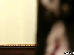 बस्टी ब्लॉन्ड टाशा रेगन और लस्टी फ्रेंड सेक्सी पजामा पार्टी का मजा लेती हैं