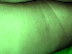 Hey, yeh cute Colombian babe double anal penetration dildo se kaise handle karti hai?