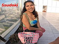 salimos a comer y ella me dio una mamada, come culo paga pero el culito fue mio, ella me follo al final.