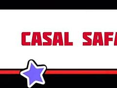 brincando sozinho de calcinha