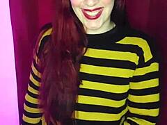 ओह वाऊ, मेरी सौतेली बहन मेरे नग्न फोटो से इतनी गर्म हो गई कि उसने अपने प्लग के साथ उस बड़े लातीना गैंड में मेरे पास आ गई, रोलप्ले भाग दो