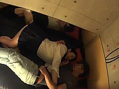 जापानी बस्टि स्कूल गर्ल को सीक्रेट इरोटिक मसाज मिलता है