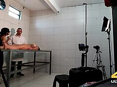 avalia��o de buceta pelo doutor pica