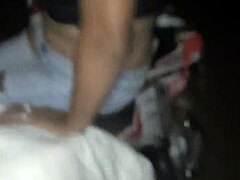 पार्टी के बाद बहू दांव चुकाती हुई