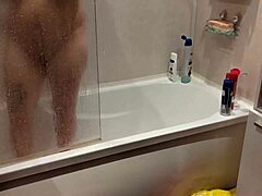 oh man, i caught my stepsister showering naked in the bathroom 😳