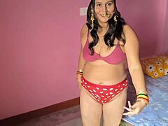 लॉलीपॉप की तरह बड़ा लंड चूसती है, गंदी बातें करती हुई मोटी बीबीडब्ल्यू गृहिणी