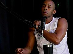 Negro top makes intense scenes on sheer red