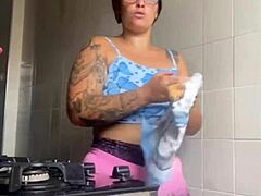 im crazy about showing my big pussy in public