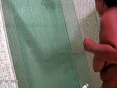 Hidden camera catches chubby stepmom taking dick 😏