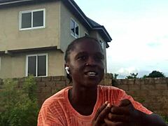 crazybitch continue folding clothes whiles twerking