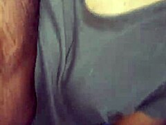 Real couple's wife loves sucking big cocks!