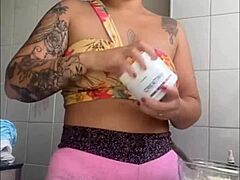 Showing my swollen pussy on live?