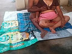 देसी आंटी यंग 18+ लड़के के साथ चुदाई