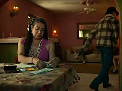 Look at this first time amateur teen close-up on Somos Netflix.