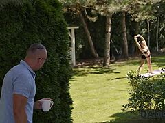 दुबली लड़की डीपथ्रोट