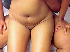 गुलाबी चूत का स्वादिष्ट चाट लंड चोद