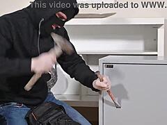 Dp Threesome Robbery