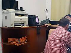 ऑफिस फेमडॉम चूत चाटना