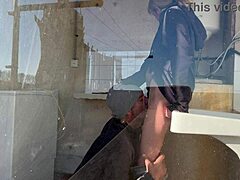 Milf neighbor pussy eating