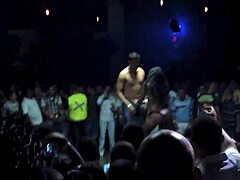 Sexy Chica Strips 🔥