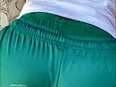 Colegiala pierde reto y folla