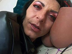 Dirty-talking masturbation thrill!