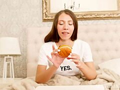 Stephanie Moon Masturbate