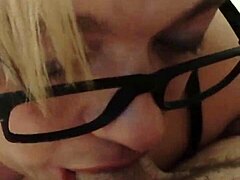 Sloppy Deepthroat Knees